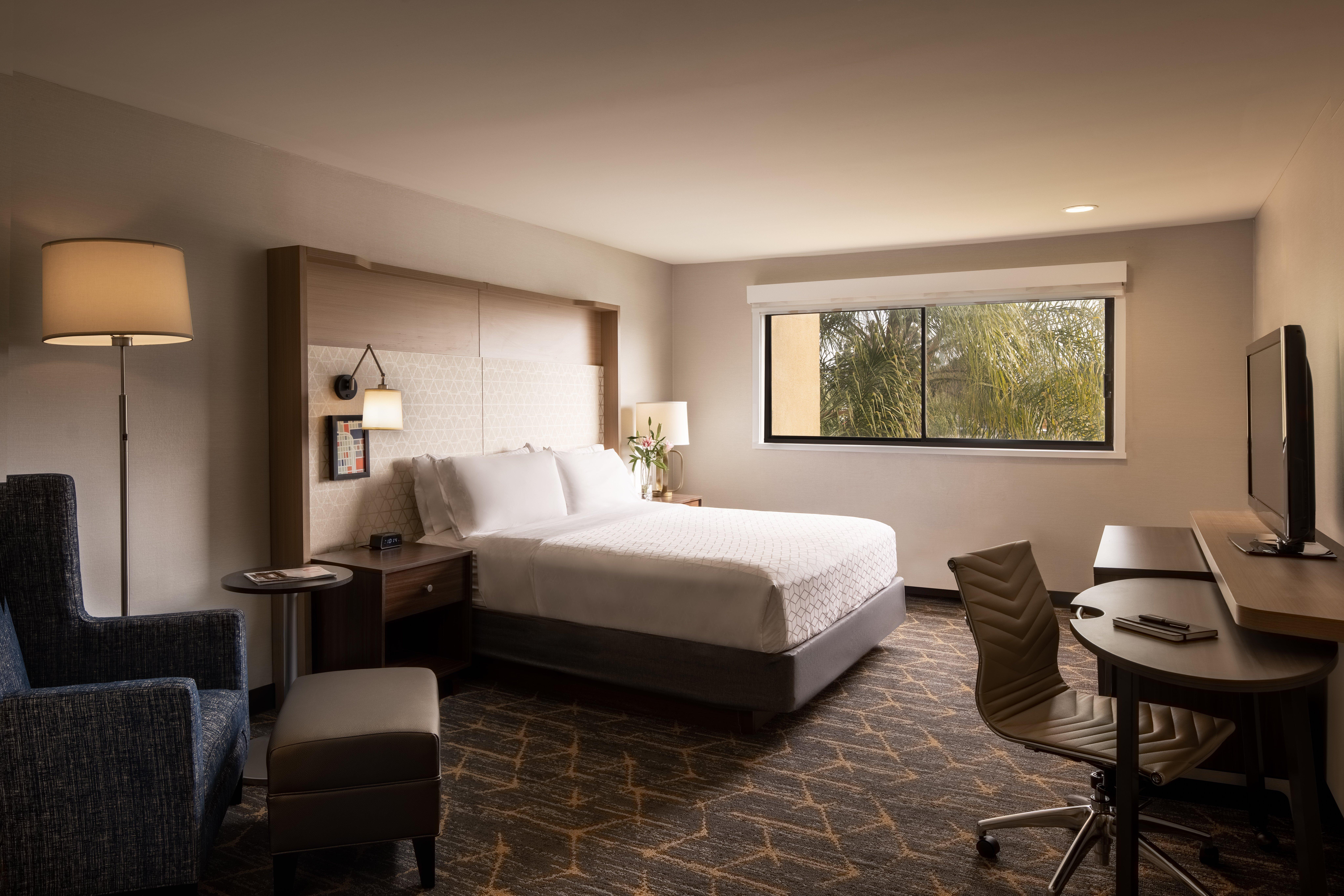 Holiday Inn Santa Ana-Orange County Airport By Ihg Bagian luar foto