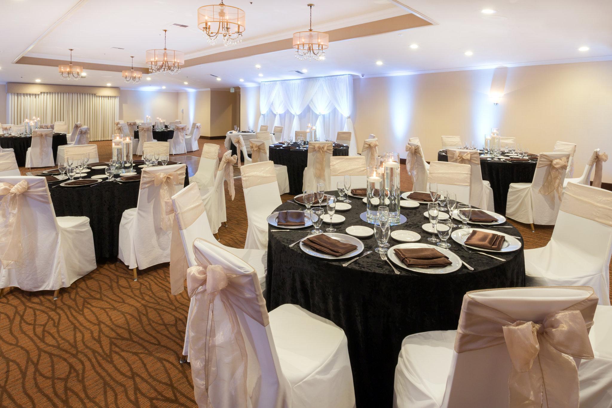 Holiday Inn Santa Ana-Orange County Airport By Ihg Bagian luar foto