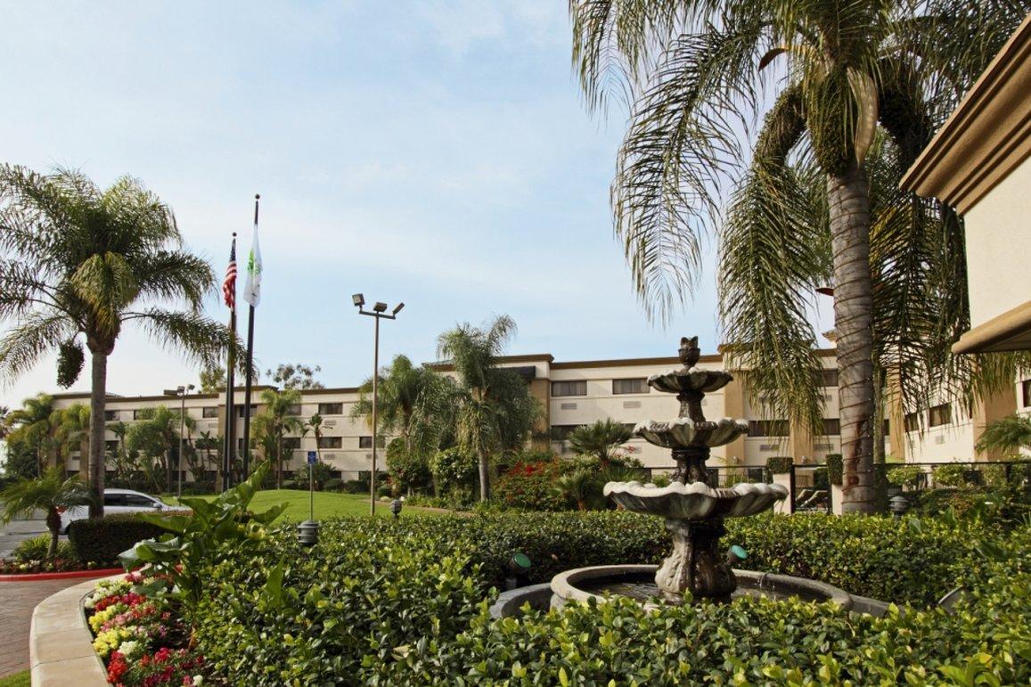 Holiday Inn Santa Ana-Orange County Airport By Ihg Bagian luar foto