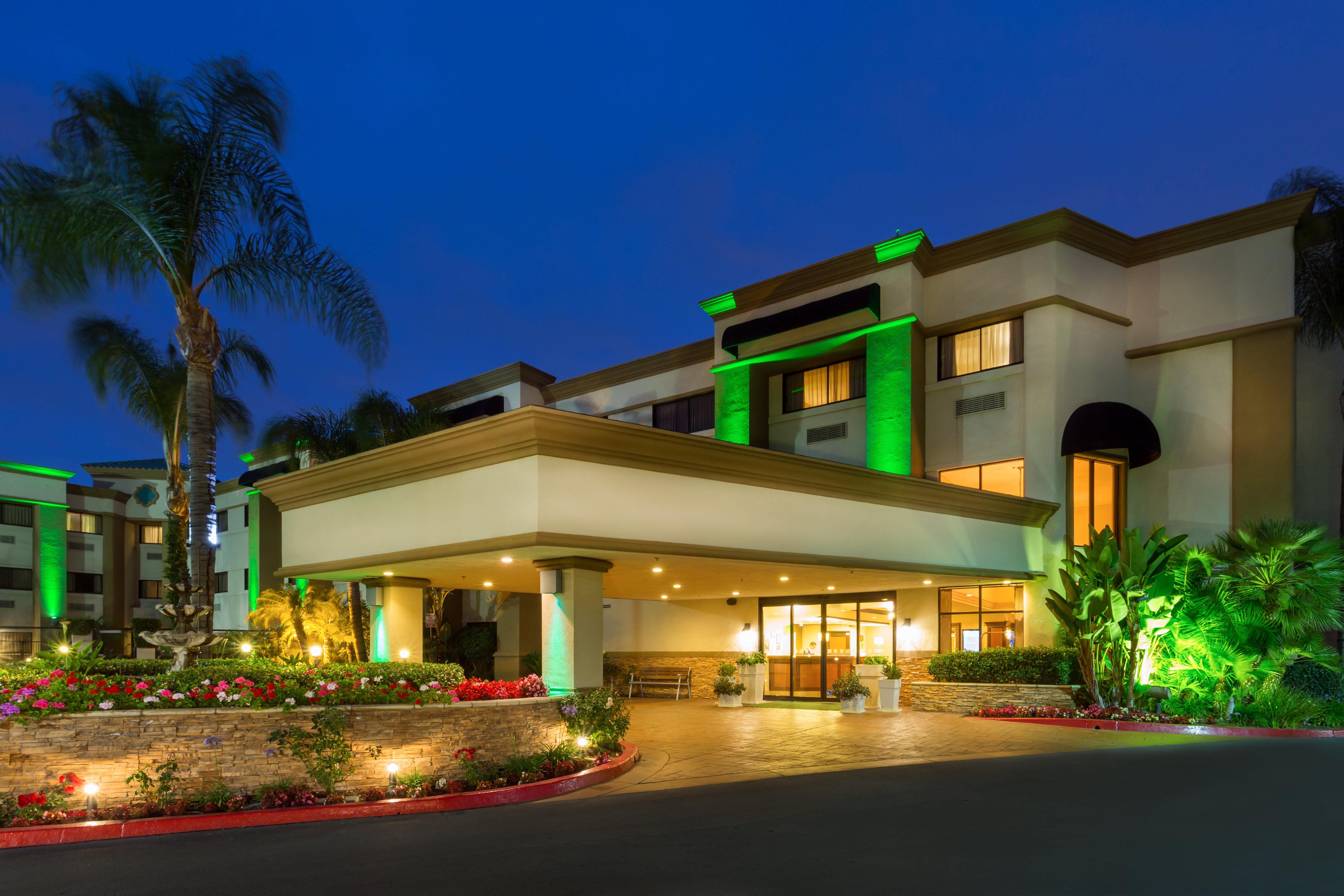 Holiday Inn Santa Ana-Orange County Airport By Ihg Bagian luar foto