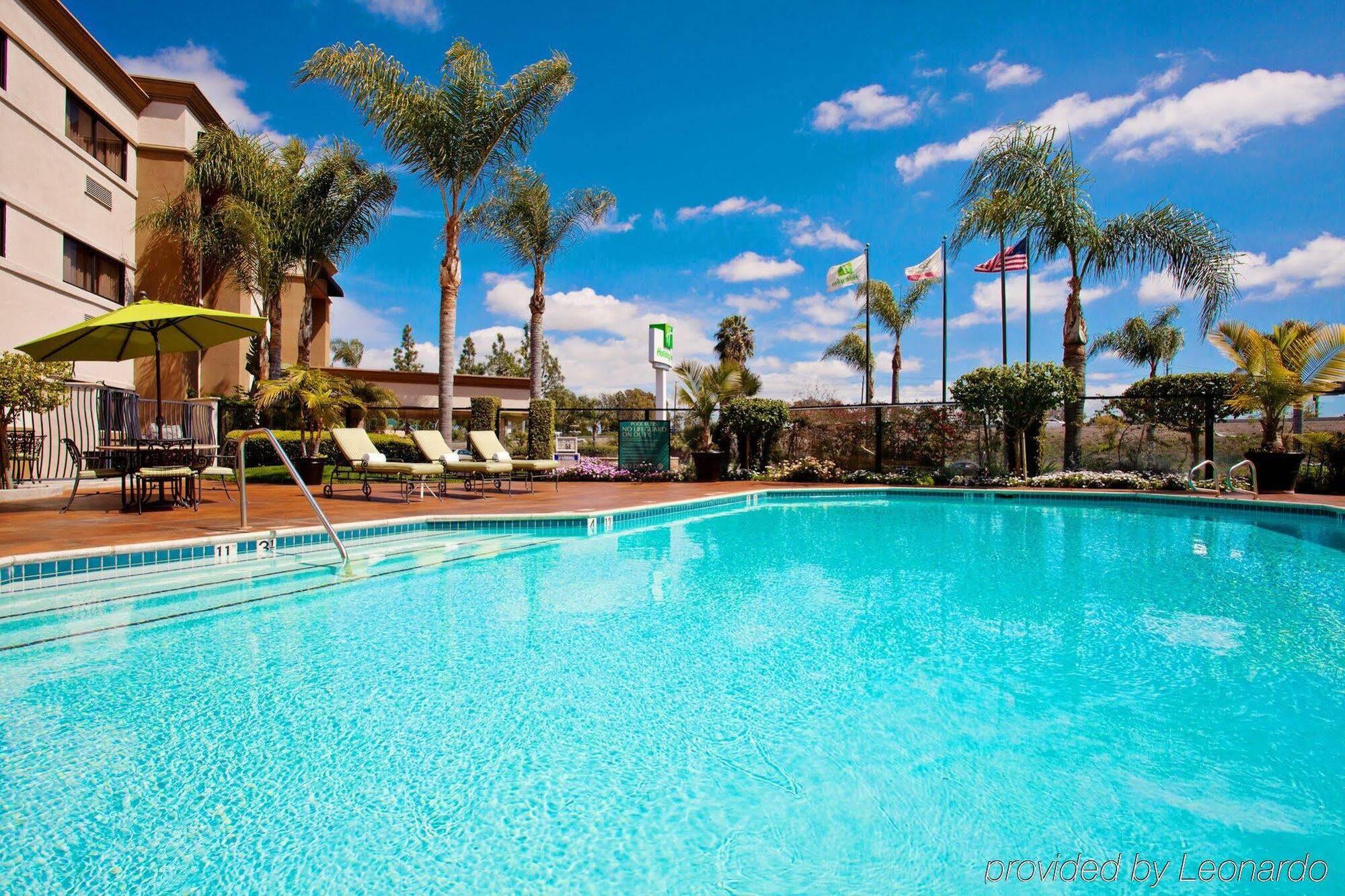 Holiday Inn Santa Ana-Orange County Airport By Ihg Bagian luar foto